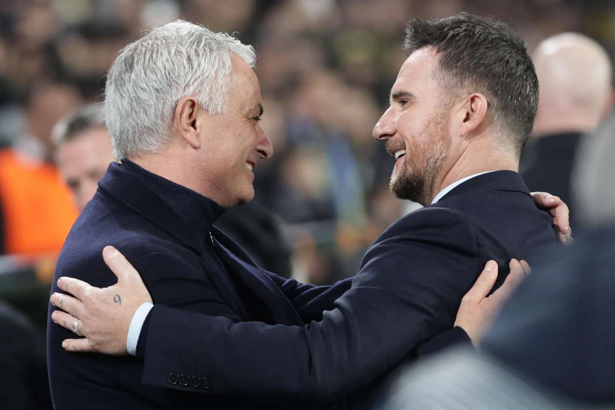 Mourinho abbraccia Ferguson