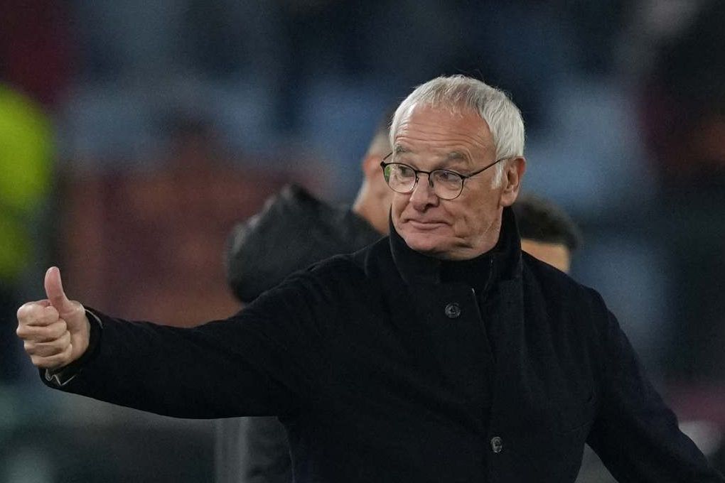 Ranieri con il pollice in su