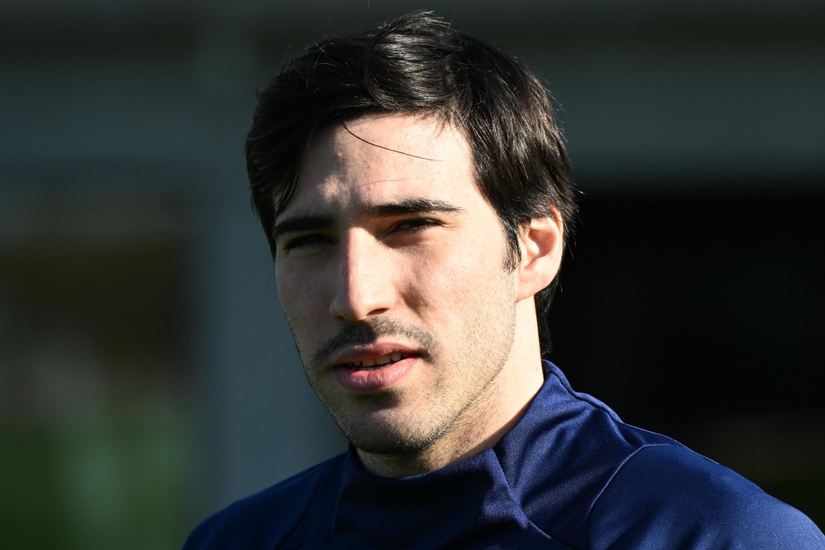 Sandro Tonali con la maglia azzurra