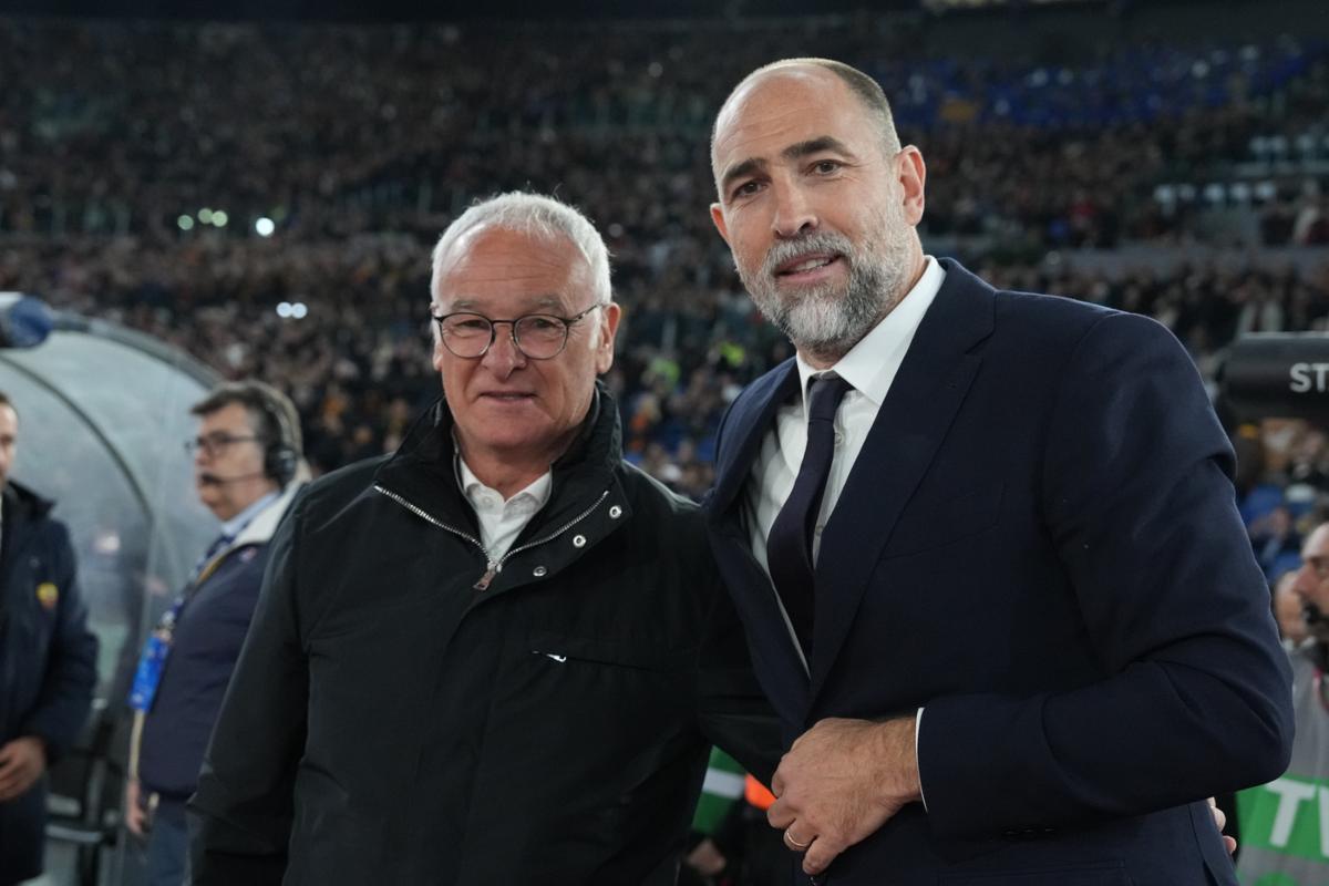 I tecnici di Roma e Juventus, Claudio Ranieri ed Igor Tudor, ai saluti pre-gara