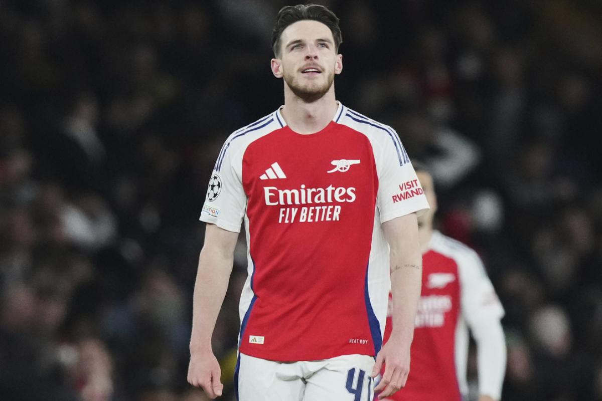 Un soddisfatto Declan Rice festeggia la sua doppietta al Real Madrid in Champions League