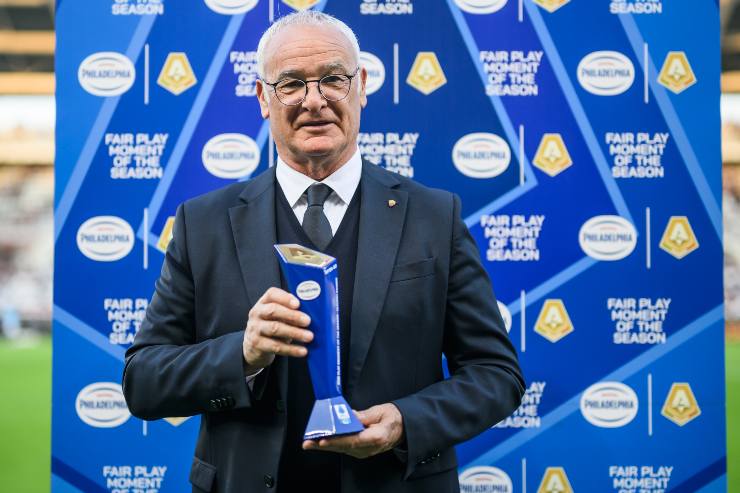 Claudio Ranieri premiato prima di Torino-Roma