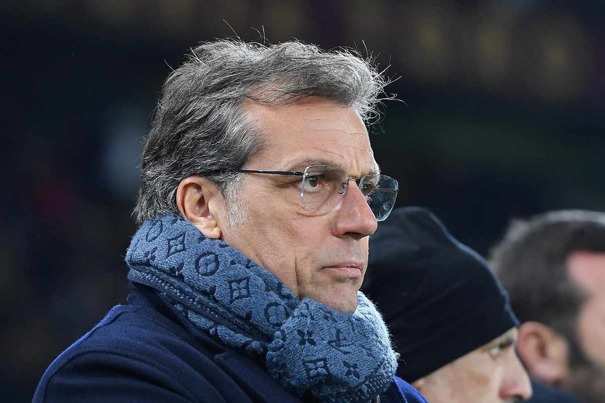 Cristiano Giuntoli preoccupato prima di un match