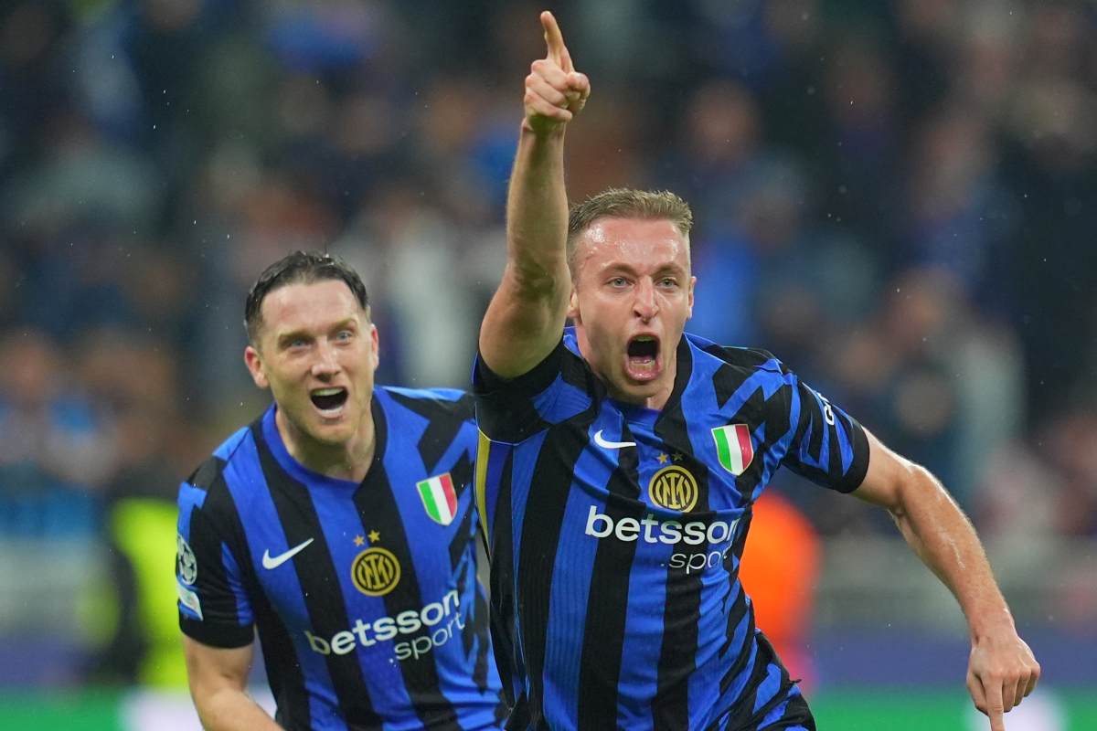 Davide Frattesi esulta dopo il goal decisivo in Inter-Barcellona