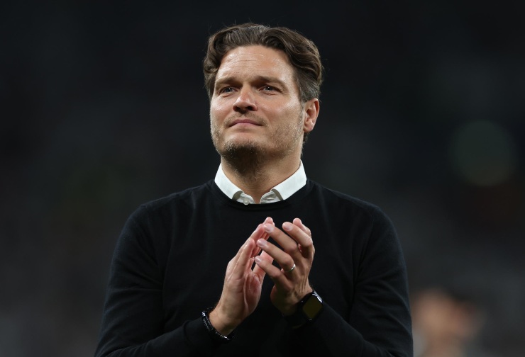 Edin Terzic applaude i suoi tifosi