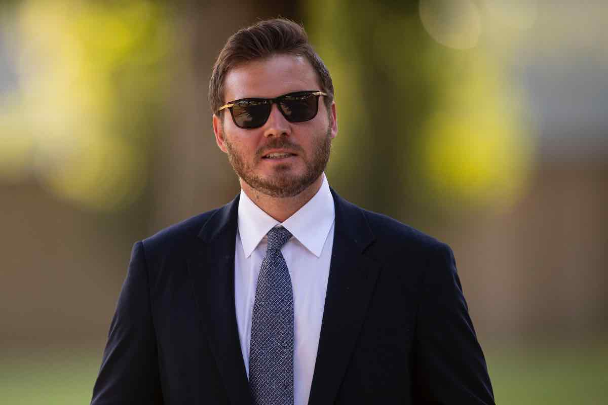 Friedkin guarda fisso l'obiettivo