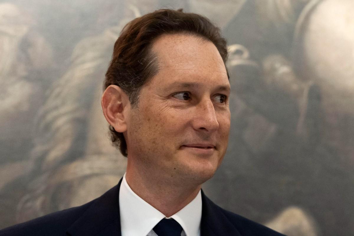 John Elkann durante un incontro ufficiale