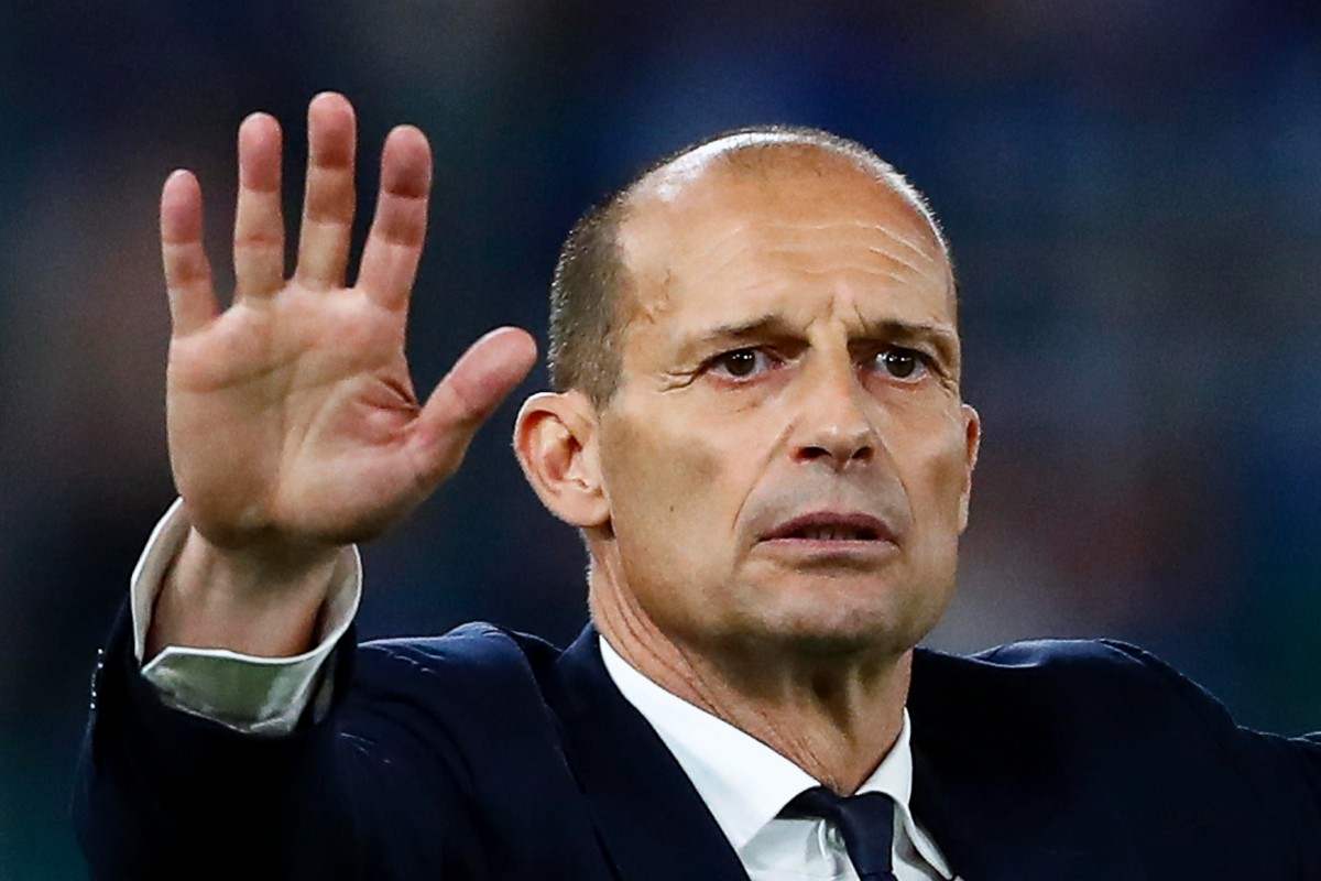 Massimiliano Allegri teso durante un match
