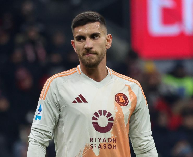 Lorenzo Pellegrini contrariato in campo