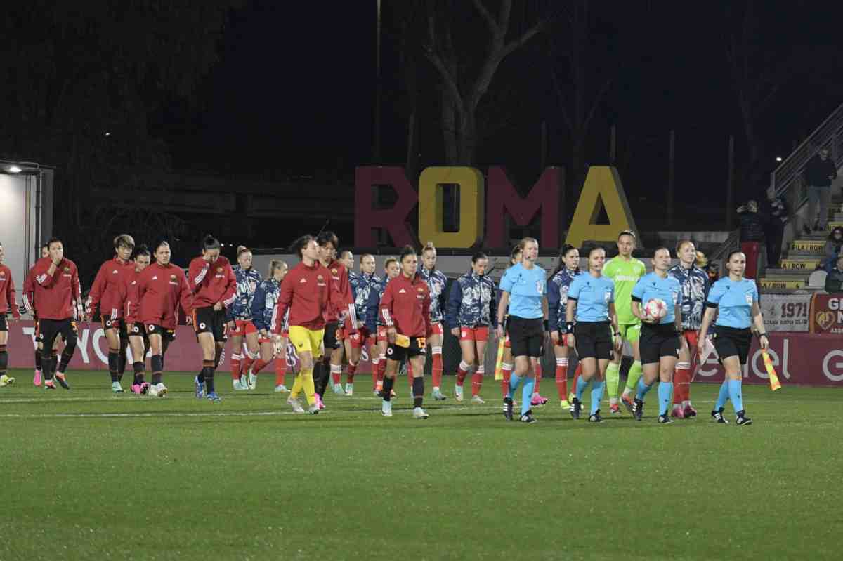 La Roma femminile entra in campo