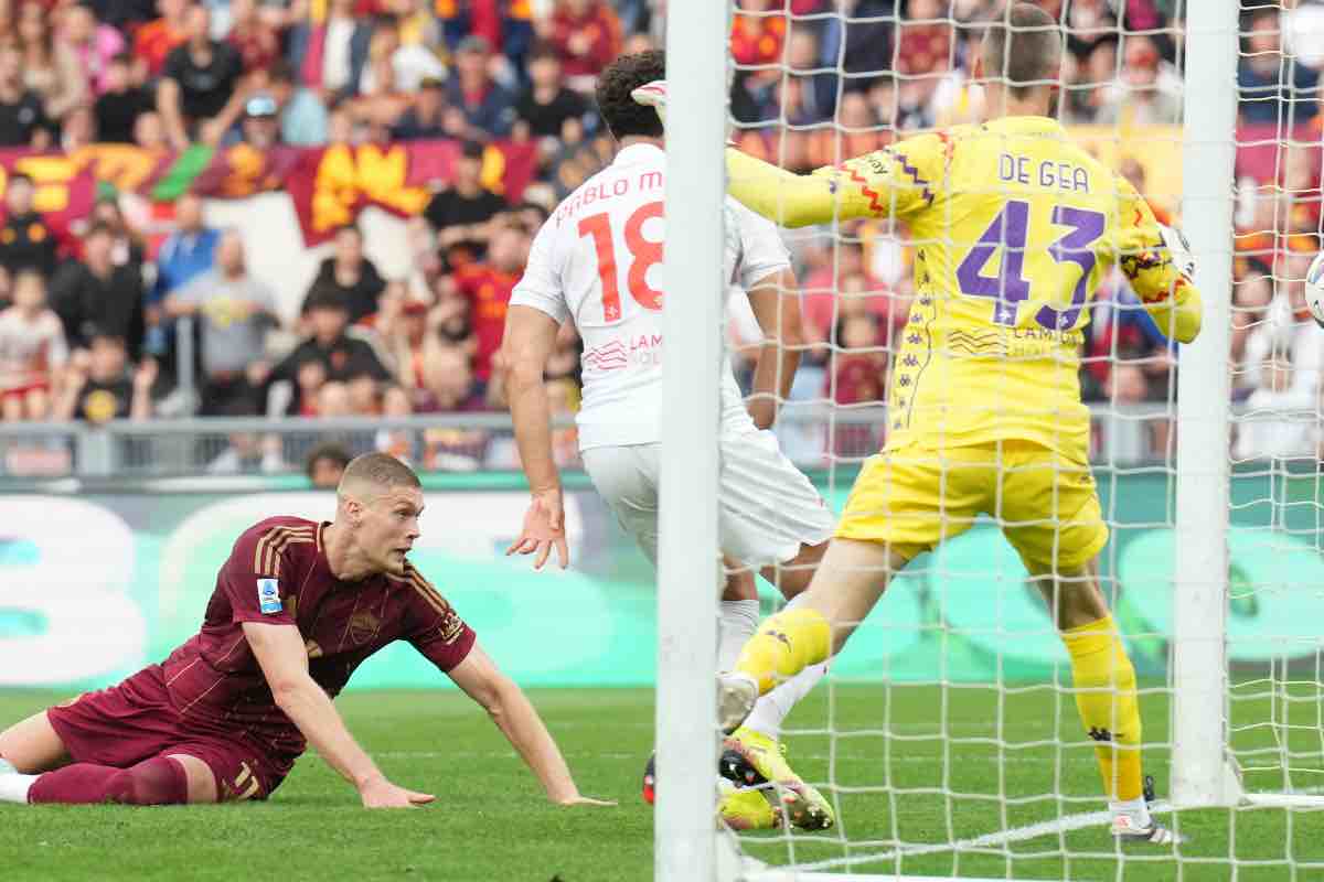 Dovbyk al momento di insaccare la rete del vantaggio