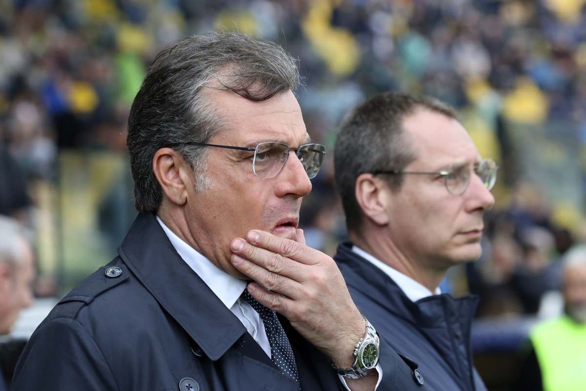 Un pensieroso Cristiano Giuntoli, direttore tecnico della Juventus