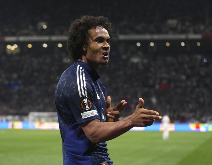 Joshua Zirkzee, l'attaccante olandese del Manchester United esulta dopo una rete