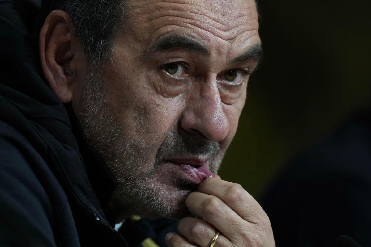 Un attento Maurizio Sarri, sarà lui il nuovo tecnico del Milan?