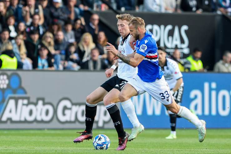 Il difensore dello Spezia, Nicolò Bertola, impegnato contro la Sampdoria
