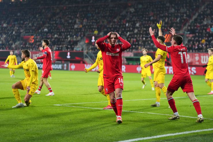 Mani nei capelli per Sem Steijn, giocatore del Twente