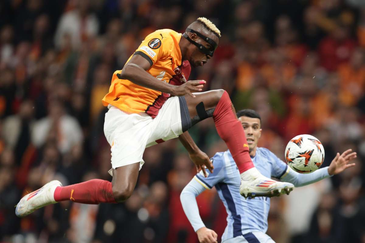 L'attaccante nigeriano del Galatasaray, Victor Osimhen, in azione