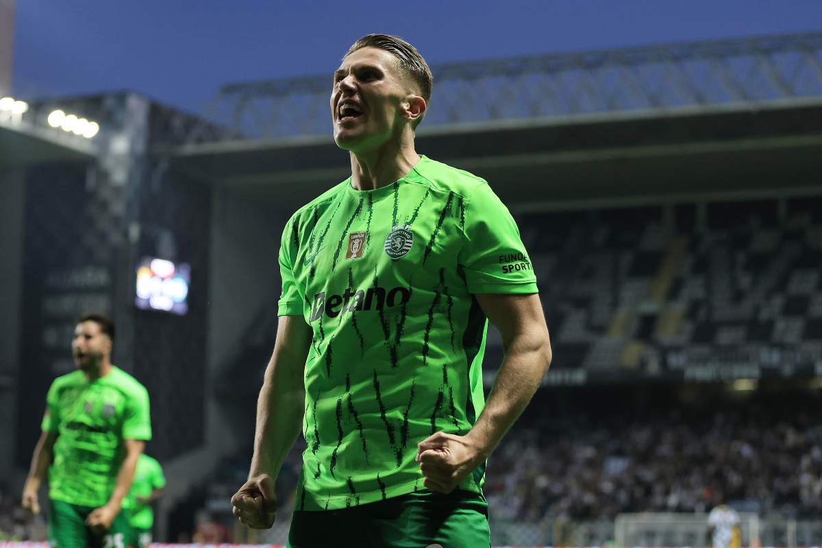 L'attaccante dello Sporting Lisbona, Viktor Gyokeres, esulta dopo una rete