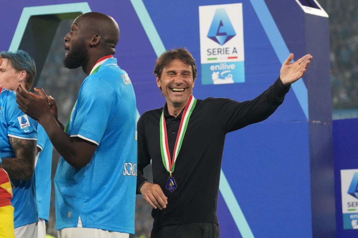 Conte sorride 