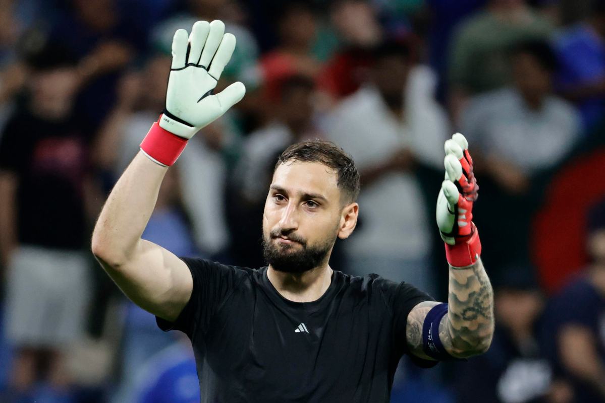 Donnarumma applaude