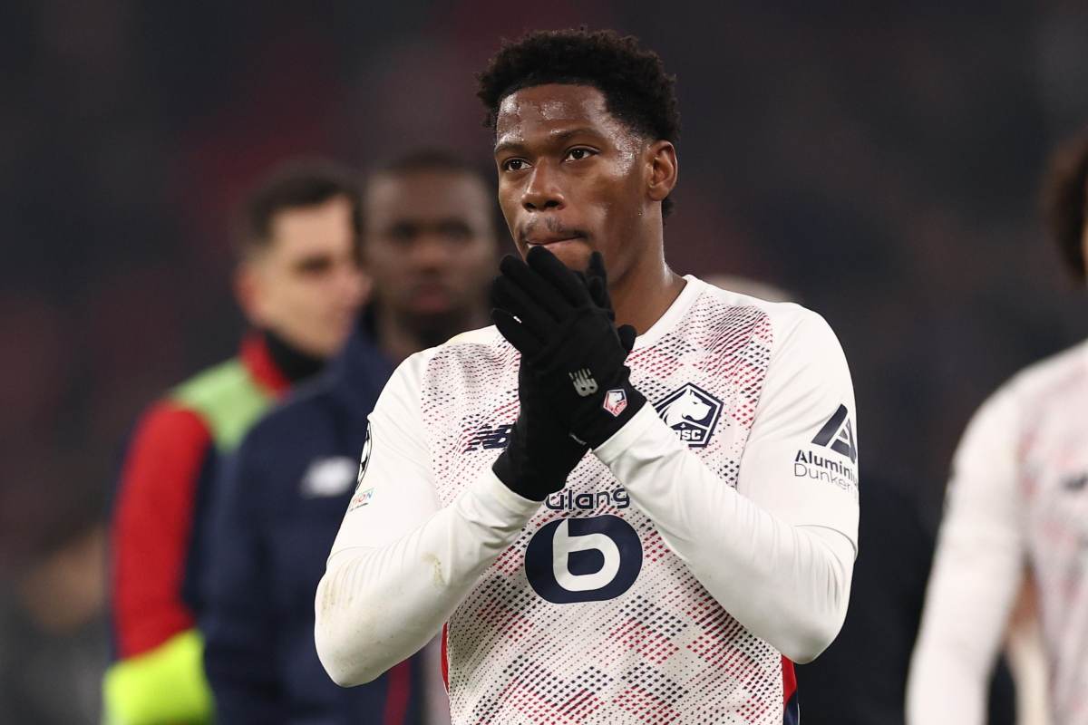 Jonathan David applaude 