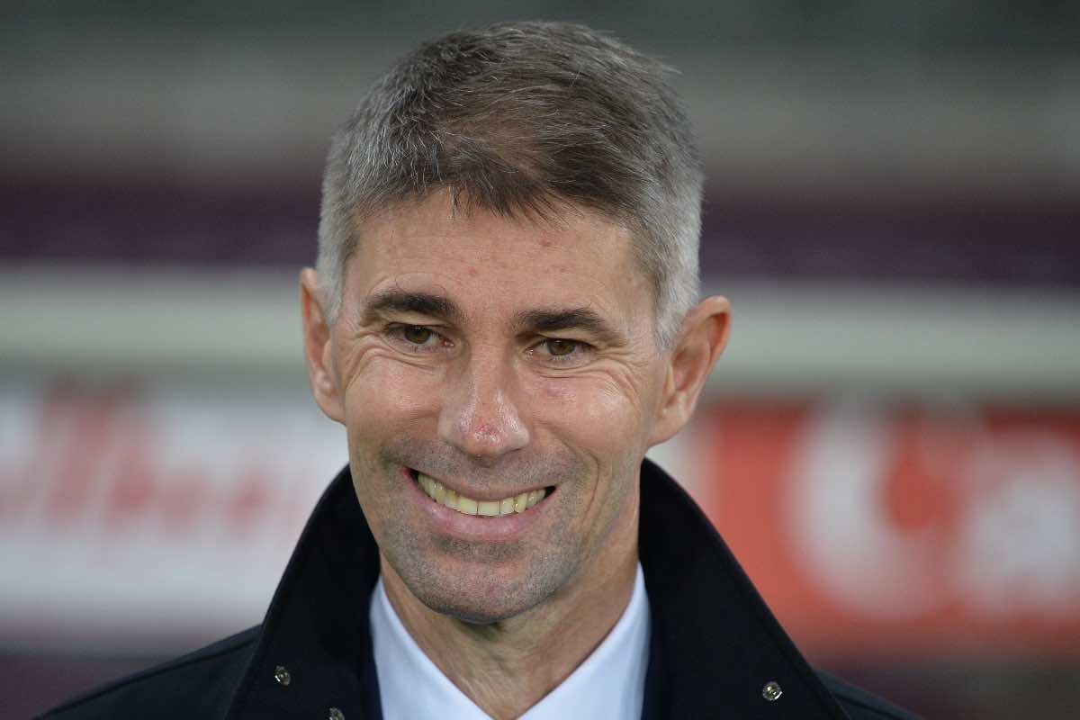 Massara sorridente a bordo campo