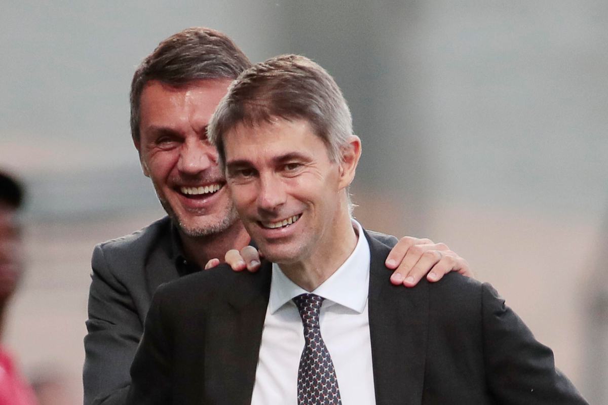 Maldini e Massara sorridono 