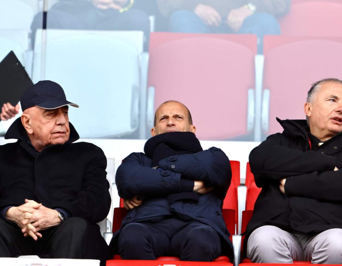 Massimiliano Allegri, allenatore del Milan, qui in tribuna con Galliani