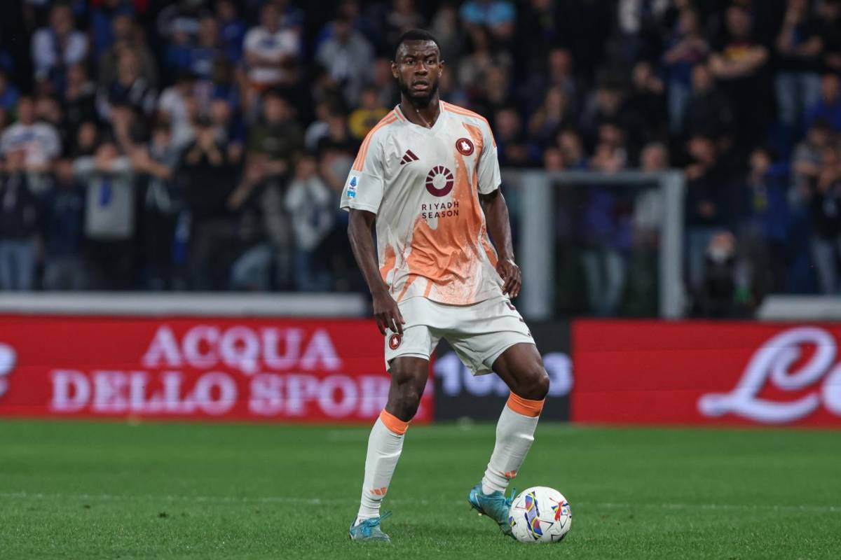 Ndicka controlla la palla