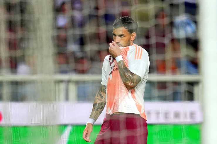 Paredes in procinto di uscire dal campo