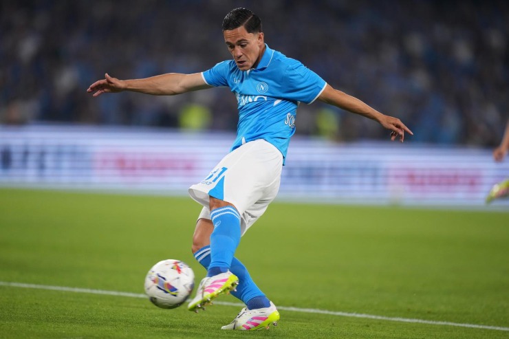 Raspadori calcia in porta