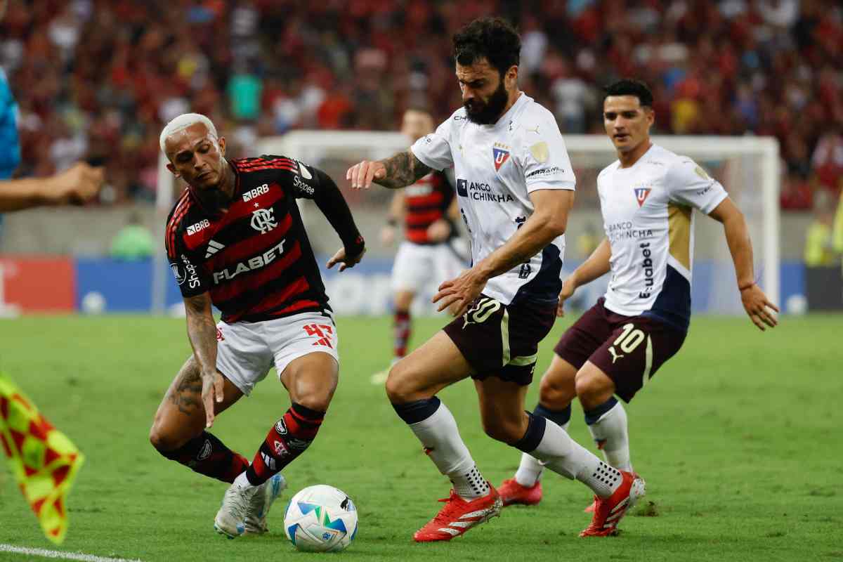 Wesley con la maglia del Flamengo