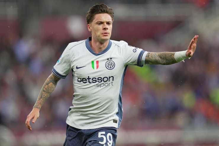 Zalewski esulta dopo il gol messo a segno contro il Torino