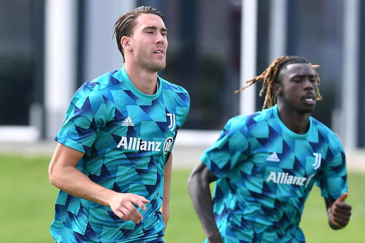 Dusan Vlahovic e Moise Kean si allenano alla Continassa