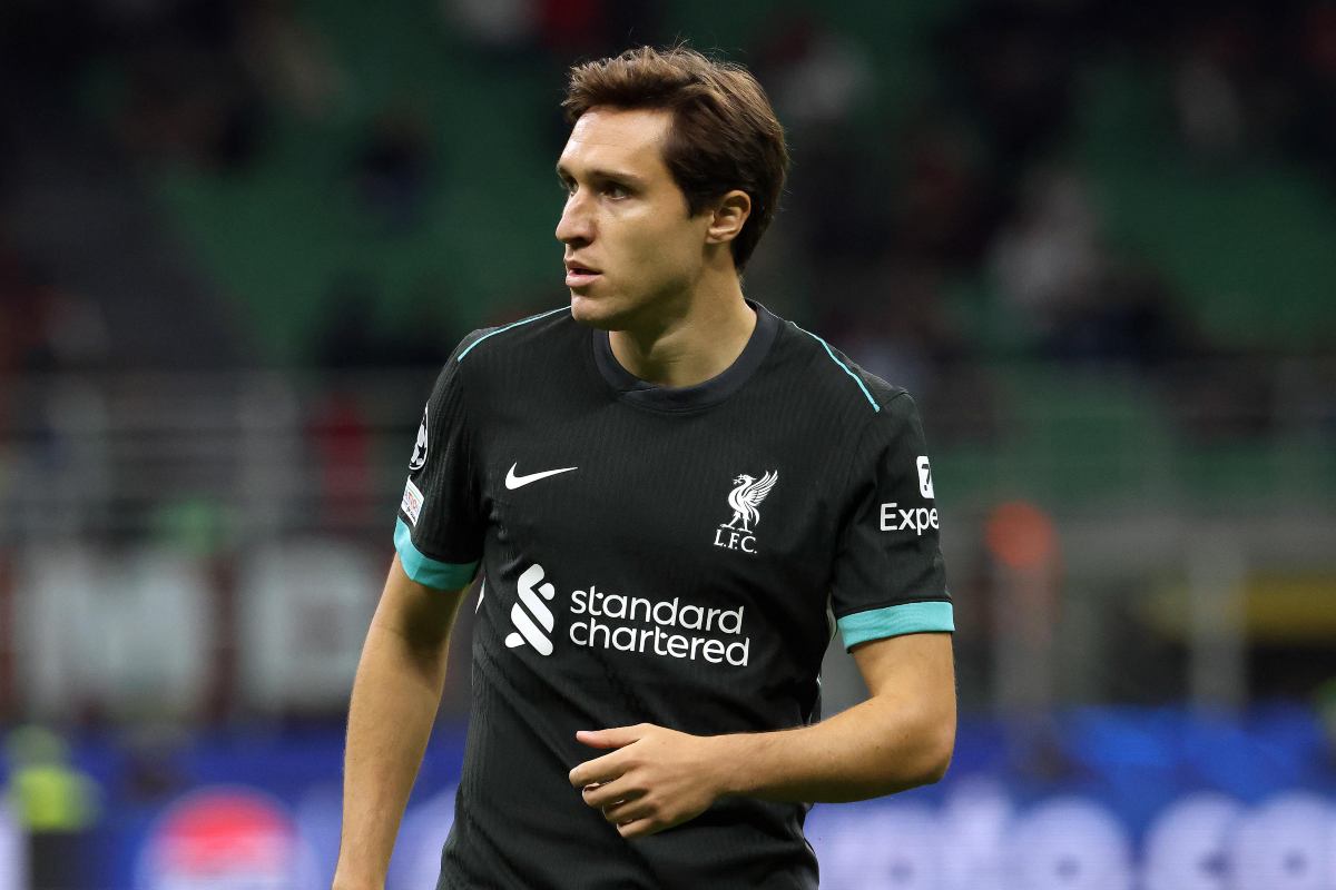 Federico Chiesa con la maglia del Liverpool