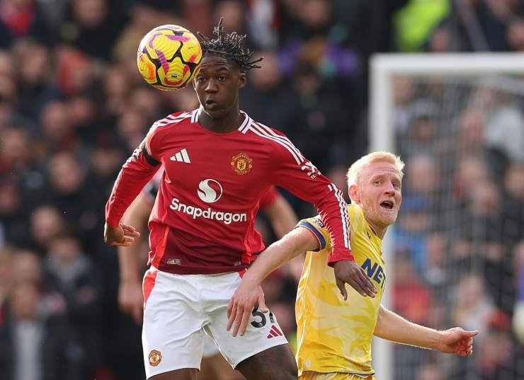 Kobbie Mainoo, centrocampista inglese del Manchester United 