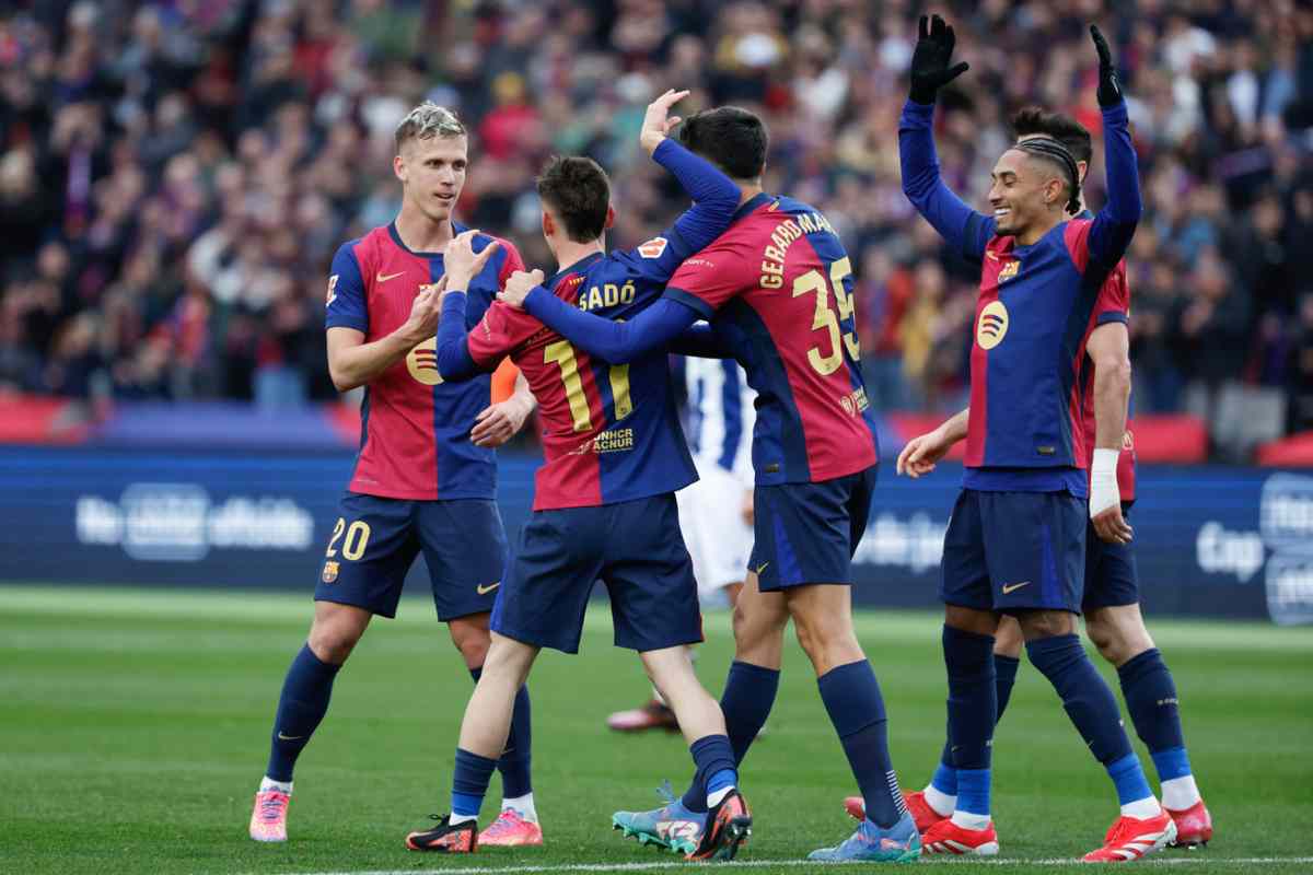 Il Barcellona esulta dopo un gol