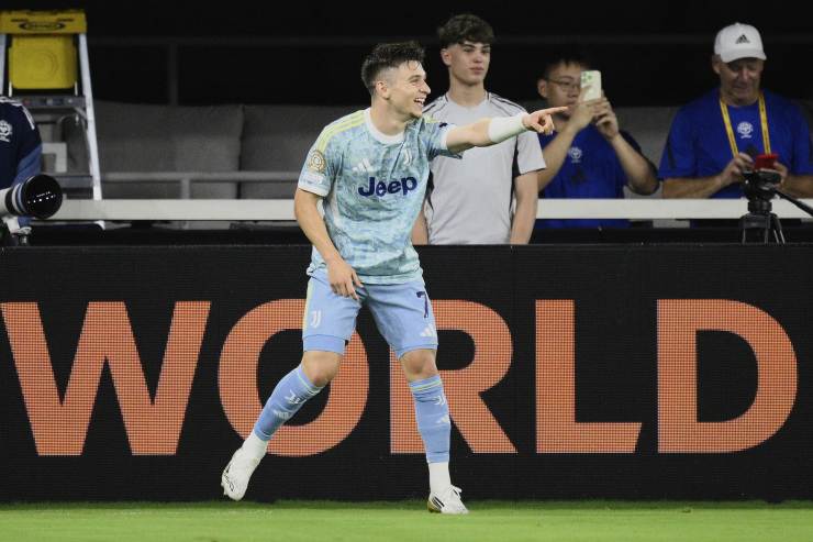 Conceicao esulta dopo un gol 