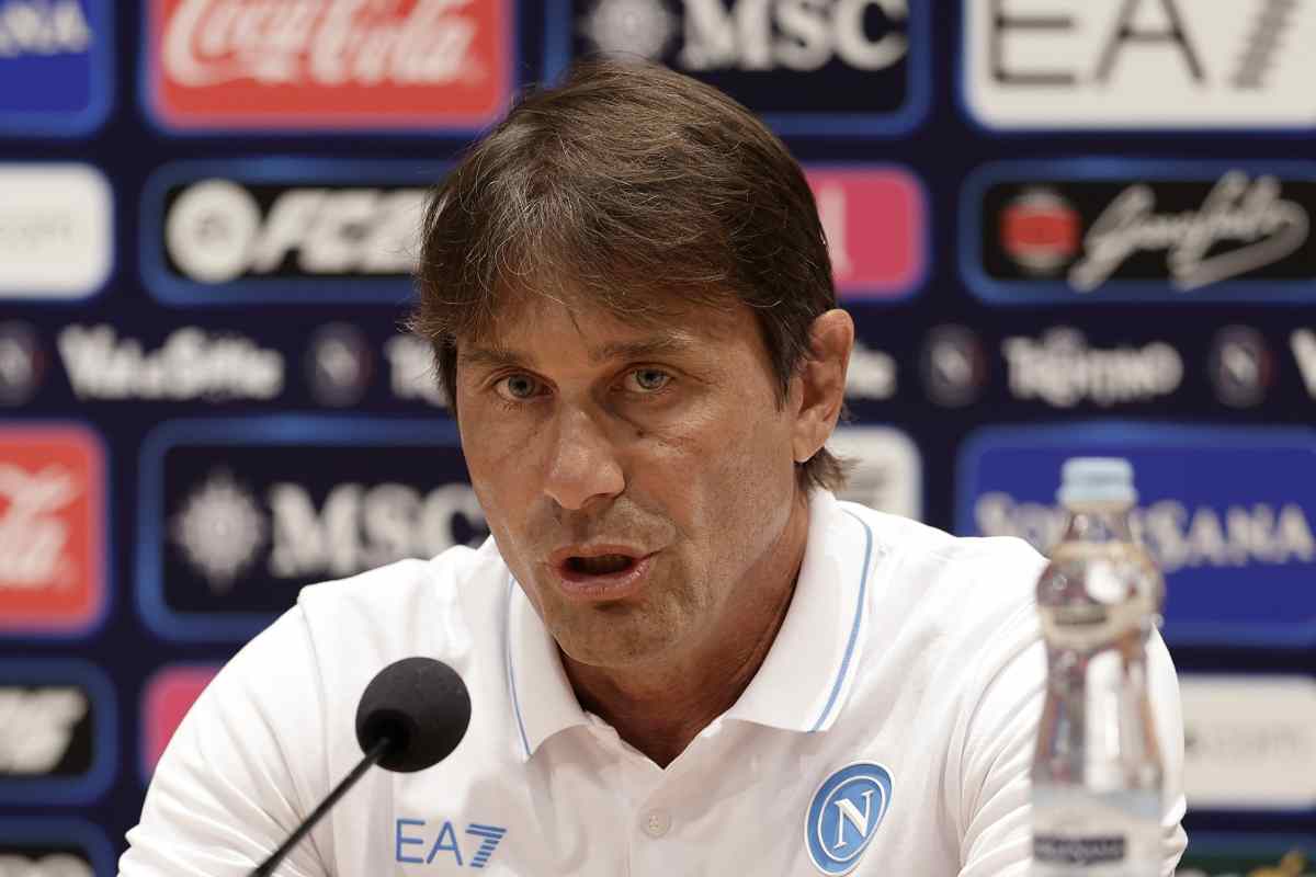Antonio Conte, attuale tecnico del Napoli, in conferenza stampa