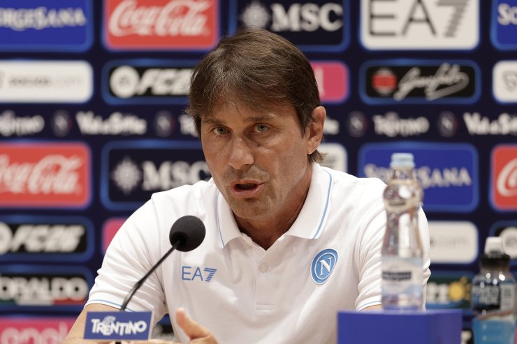 Conte allenatore del Napoli in conferenza stampa