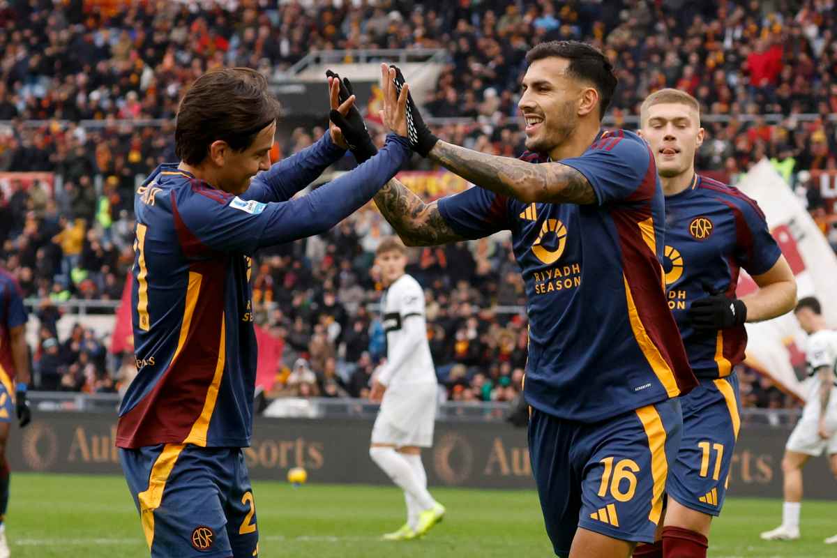 Dybala con Paredes esultano