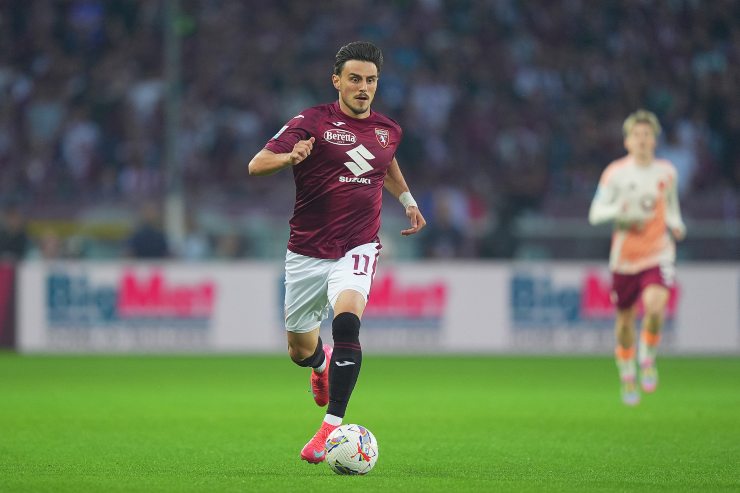 Elmas con la maglia del Torino 