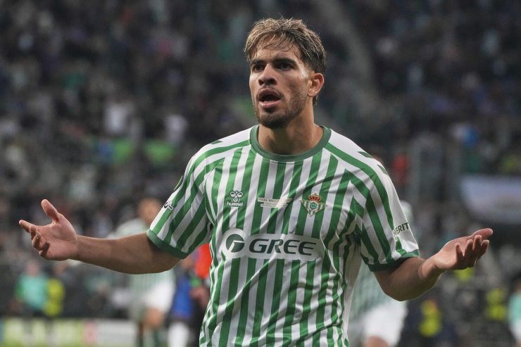 Ezzalzouli esulta dopo un gol 