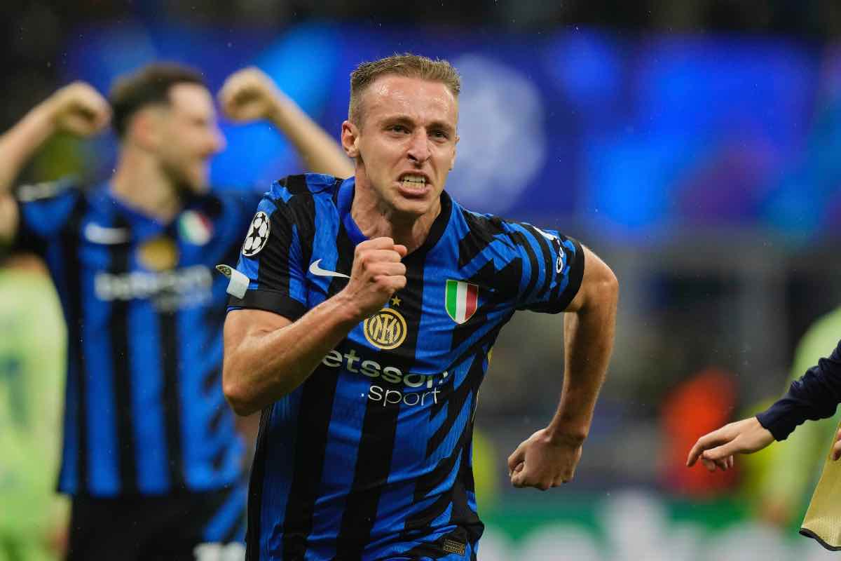 L'esultanza di Frattesi dopo il gol al Barcellona