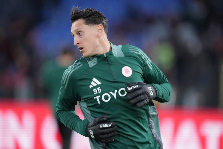 Gollini durante la fase di riscaldamento