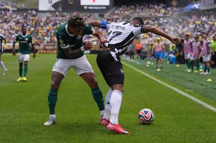 Rios prova a chiudere l'avversario