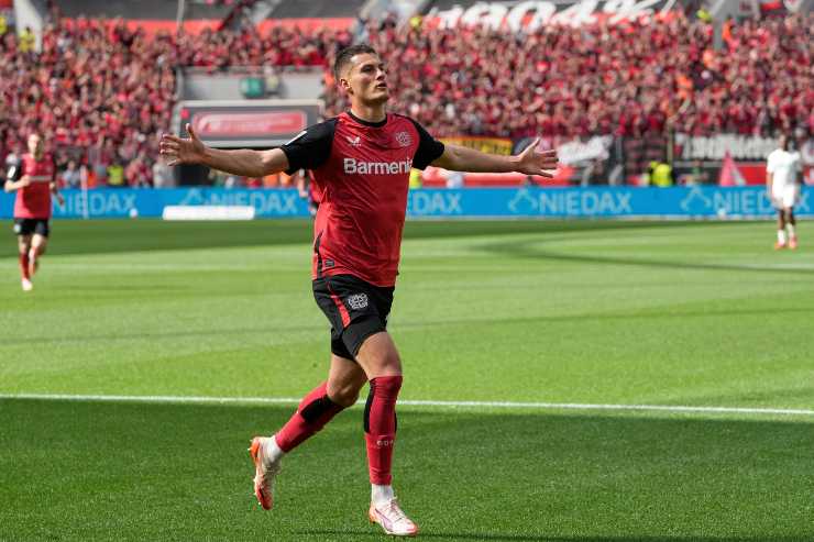 Schick allarga le braccia per raccogliere tutto il calore del suo pubblico