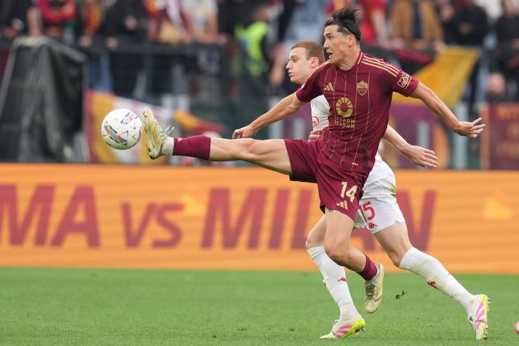 Shomurodov in azione 