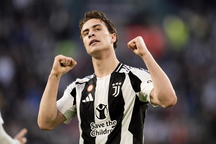 Kenan Yildiz esulta con la maglia della Juventus