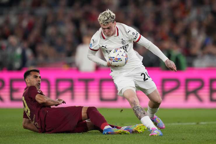 Jimenez raccoglie velocemente il pallone dalla porta